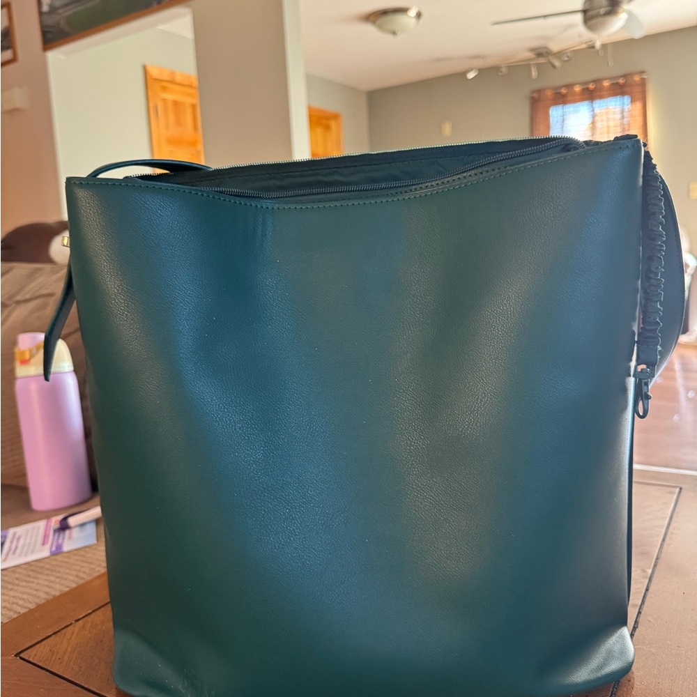 BEIS WICKED TOTE IN WICKED GREEN - Picture 2 of 13